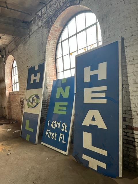Tenant Signs: Health Line