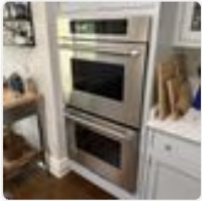 Thermador 30-Inch Stainless Steel Double Wall Oven from Film Set (New)