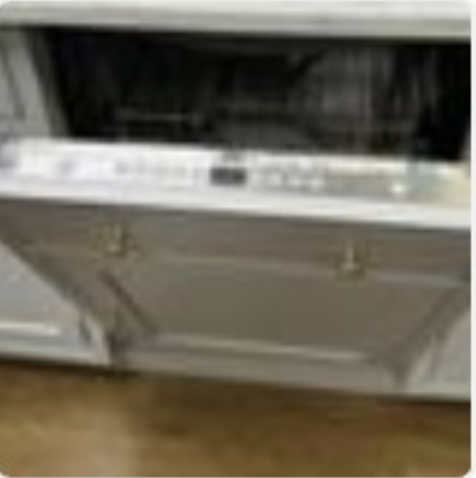 Bosch 24-Inch Paneled Dishwasher from Film Set (New)