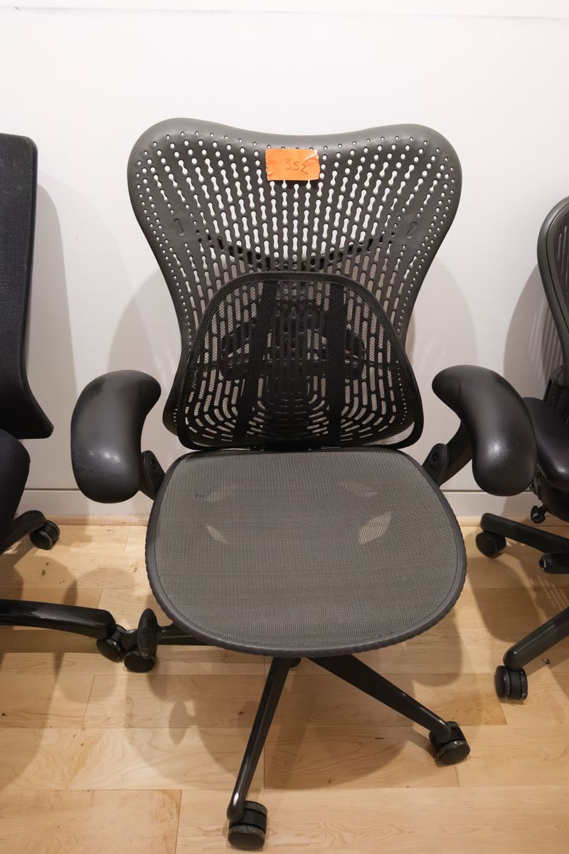 Office chairs, black (4 available)