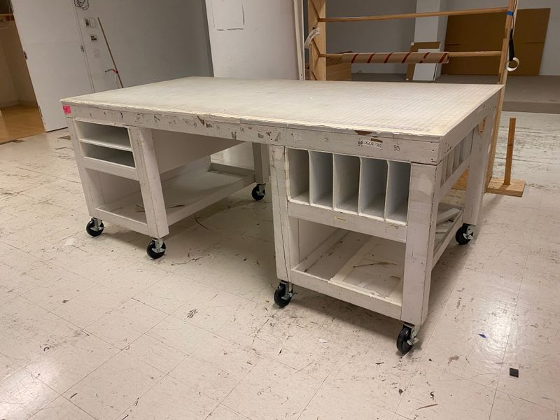 Art Table with wheels
